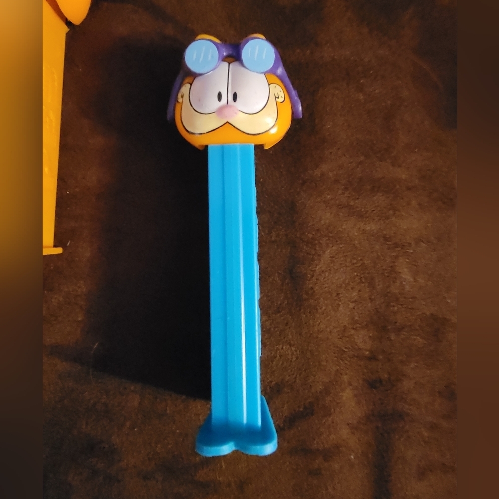 Vintage Garfield and Friends Pez Dispensers - Picture 3 of 6